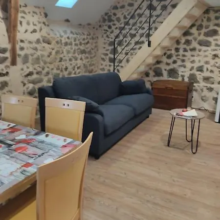 De Caractere Au Coeur De La Chaine Des Puys Feriehus Ceyssat