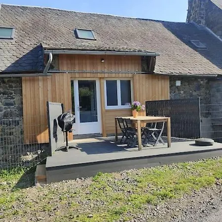 De Caractere Au Coeur De La Chaine Des Puys